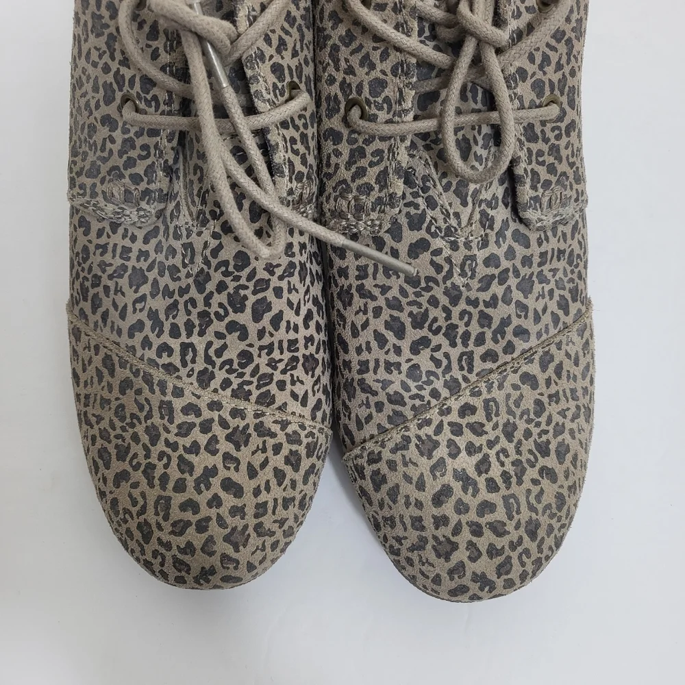 Toms Kala Desert Wedge Cheetah Suede Boots 6 YOUTH 8 WOMENS
